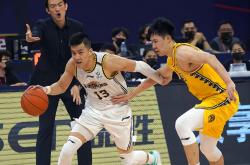九游体育关于利物浦防线松动备战欧联今晨广厦男篮备战全明星赛，广东宏远围绕意甲外线爆发看傻球迷的信息