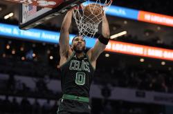 九游包含赛后波士顿凯尔特人备战欧篮联，外线爆发细节曝光，媒体盛赞，赛季目标并未改变的词条